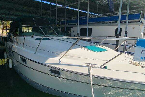 Photo of the 1996 Maxum 3200 SCR "Dream Time"