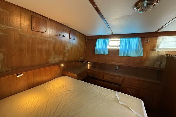 38ft Marine Trader Yacht For Sale