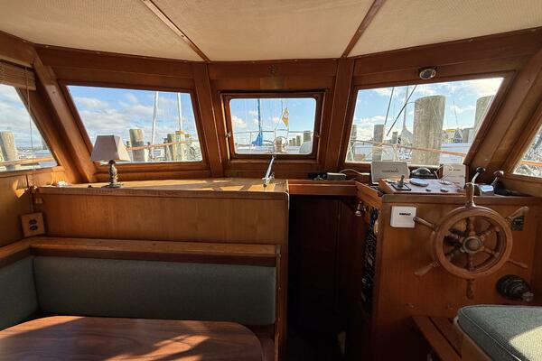 38ft Marine Trader Yacht For Sale
