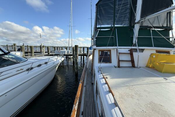 38ft Marine Trader Yacht For Sale