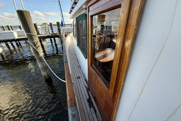 38ft Marine Trader Yacht For Sale