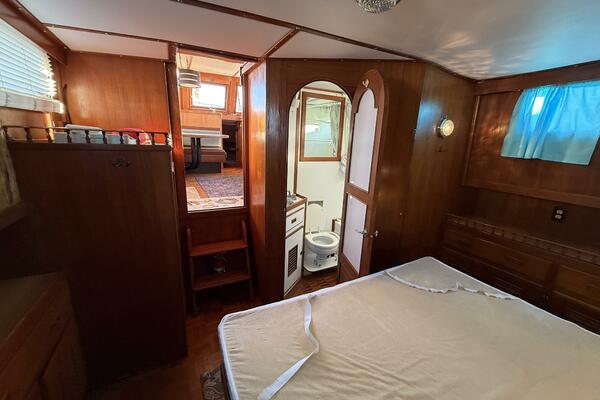 38ft Marine Trader Yacht For Sale