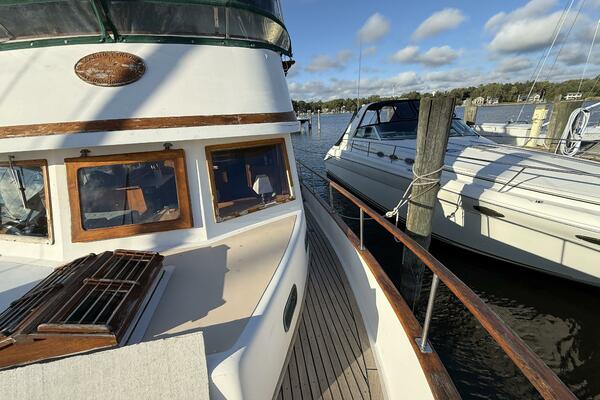 38ft Marine Trader Yacht For Sale