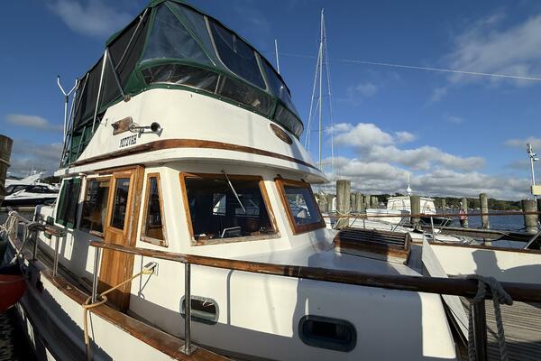 38ft Marine Trader Yacht For Sale