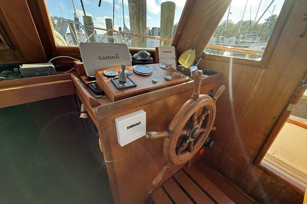 38ft Marine Trader Yacht For Sale