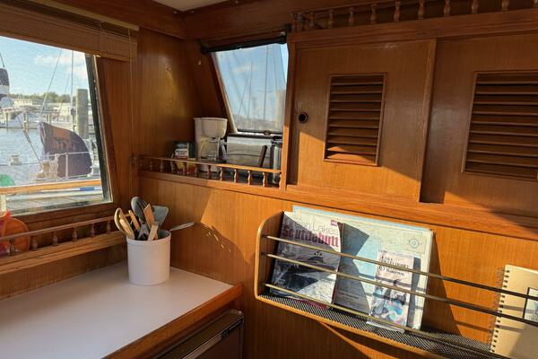 38ft Marine Trader Yacht For Sale