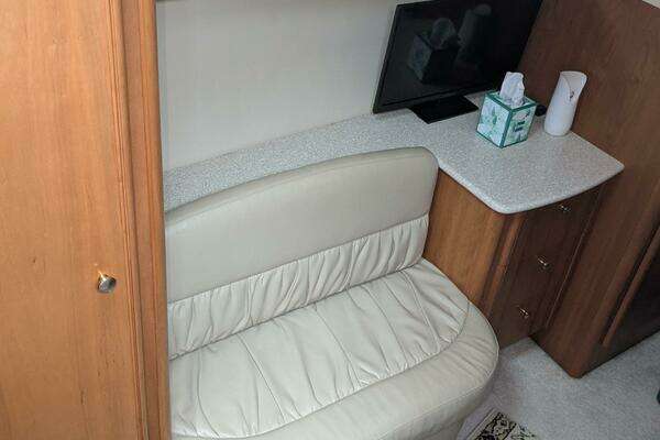 2004 Meridian 46