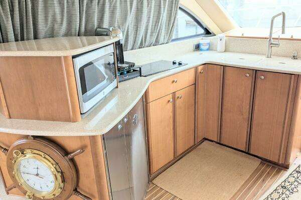 2004 Meridian 46