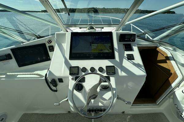 Topaz 40 Express Yacht For Sale