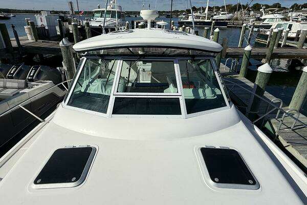 2003 Tiara Yachts 35