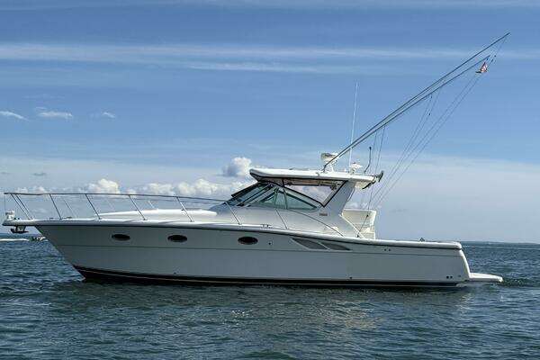 Photo of the 2003 Tiara Yachts 3500