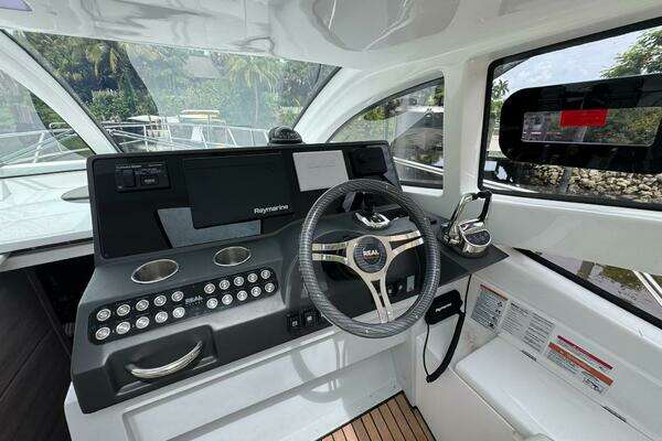 Real 40 HT Luxury  Yacht For Sale