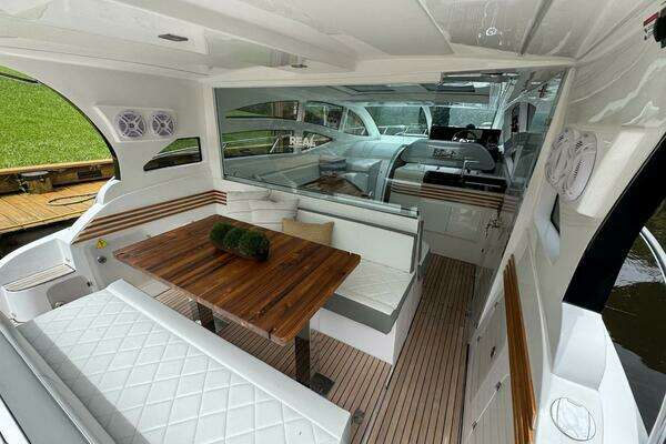Real 40 HT Luxury  Yacht For Sale