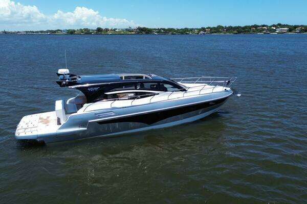 Real 40 HT Luxury  Yacht For Sale