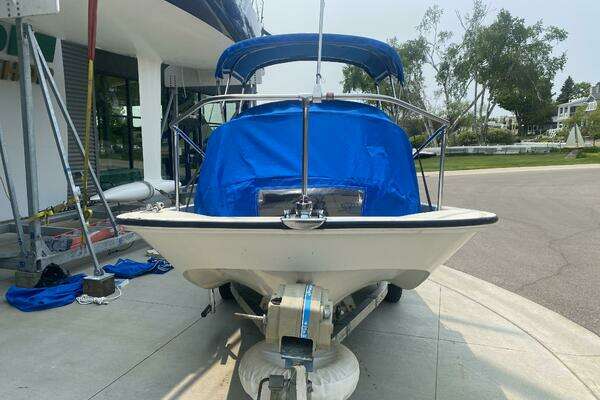 Photo of the 1981 Boston Whaler 17 Montauk