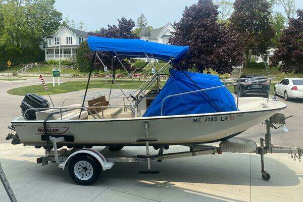 Photo of the 1981 Boston Whaler 17 Montauk