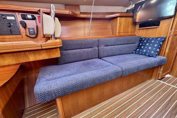 Hunter 38 Yacht For Sale