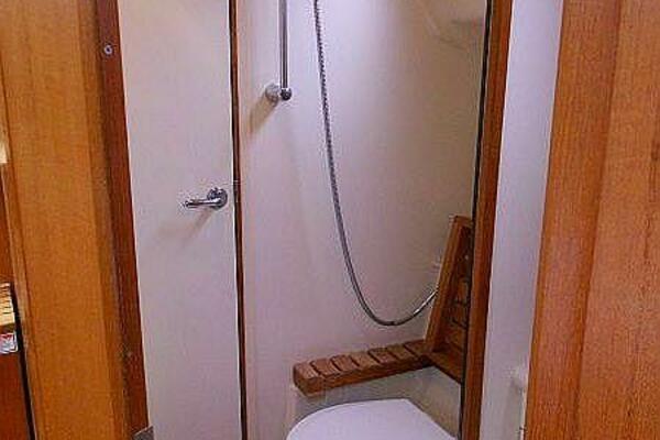 WINDEPENDENCE 38ft Hunter Yacht For Sale