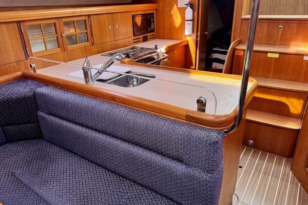 WINDEPENDENCE 38ft Hunter Yacht For Sale