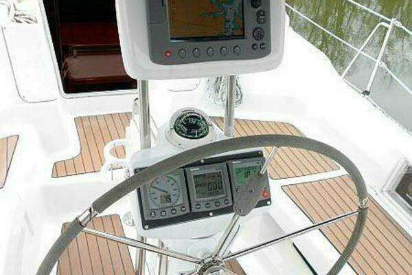 Hunter 38 Yacht For Sale