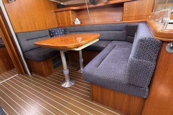 Hunter 38 Yacht For Sale