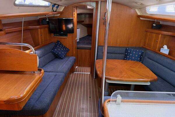 Hunter 38 Yacht For Sale