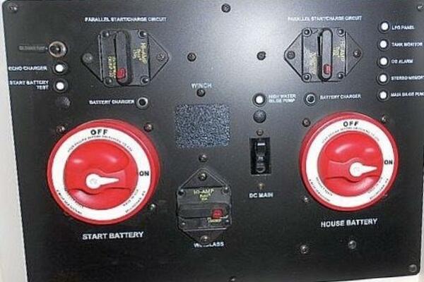 WINDEPENDENCE 38ft Hunter Yacht For Sale