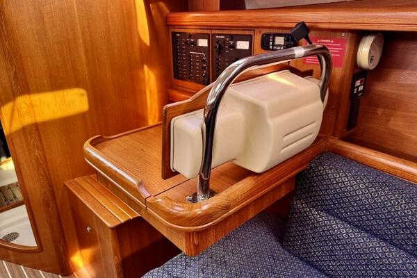 WINDEPENDENCE 38ft Hunter Yacht For Sale