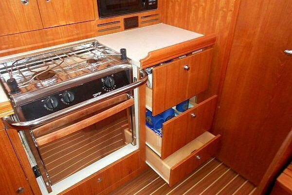WINDEPENDENCE 38ft Hunter Yacht For Sale
