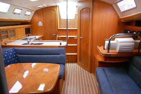 WINDEPENDENCE 38ft Hunter Yacht For Sale