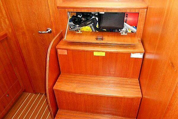WINDEPENDENCE 38ft Hunter Yacht For Sale