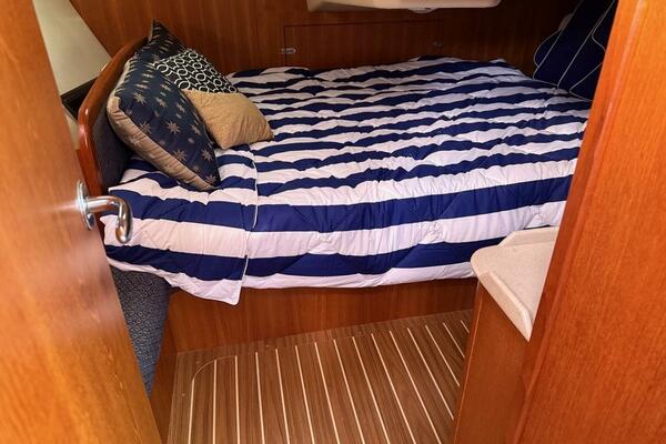 WINDEPENDENCE 38ft Hunter Yacht For Sale