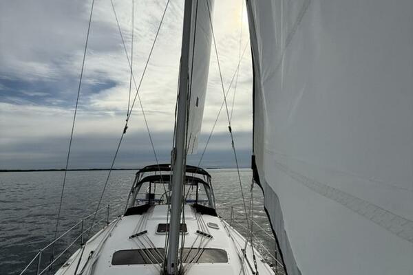 WINDEPENDENCE 38ft Hunter Yacht For Sale