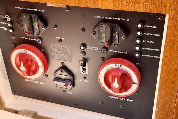 WINDEPENDENCE 38ft Hunter Yacht For Sale