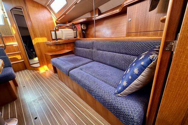 Hunter 38 Yacht For Sale