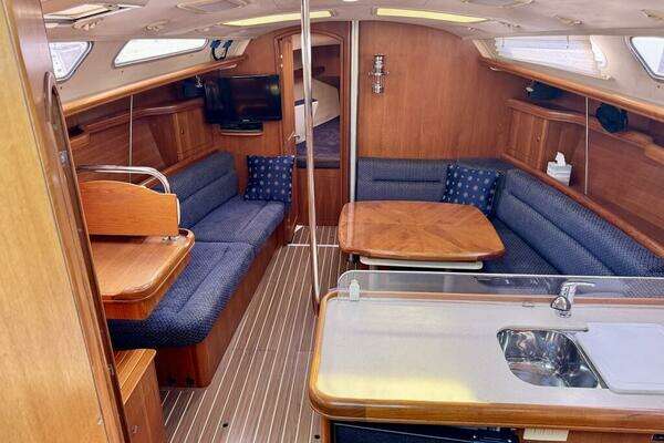 Hunter 38 Yacht For Sale