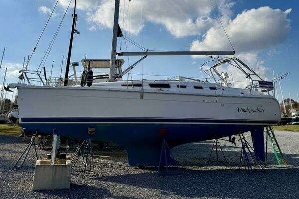Hunter 38 Yacht For Sale