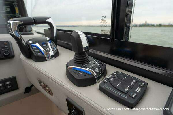 Regal 36 XO Yacht For Sale