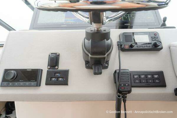 Regal 36 XO Yacht For Sale