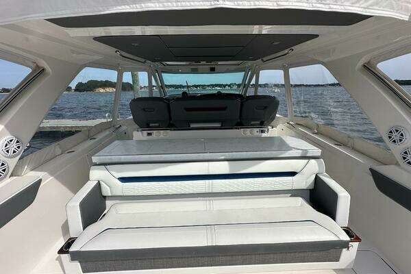 Tiara Sport 43 LS Yacht For Sale