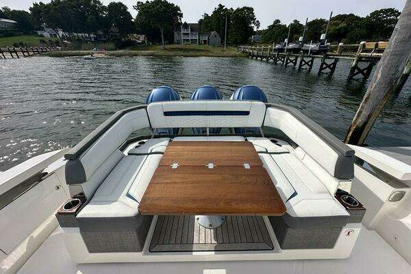 Tiara Sport 43 LS Yacht For Sale