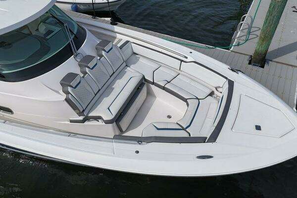 Tiara Sport 43 LS Yacht For Sale