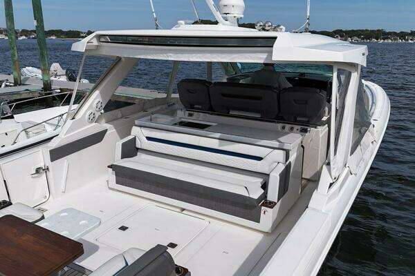 Tiara Sport 43 LS Yacht For Sale