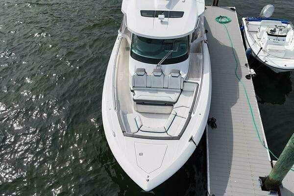 Tiara Sport 43 LS Yacht For Sale