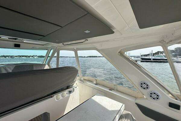 Tiara Sport 43 LS Yacht For Sale