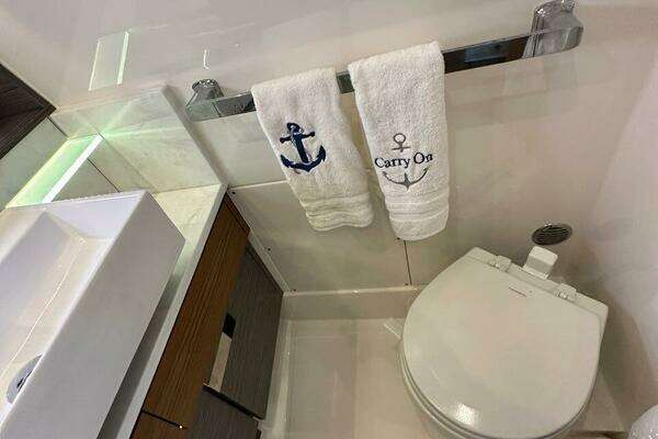 Tiara Sport 43 LS Yacht For Sale