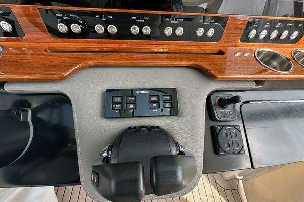 Tiara Sport 43 LS Yacht For Sale