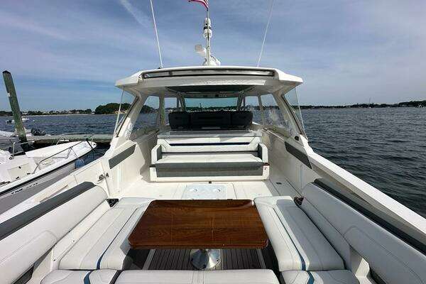 Tiara Sport 43 LS Yacht For Sale