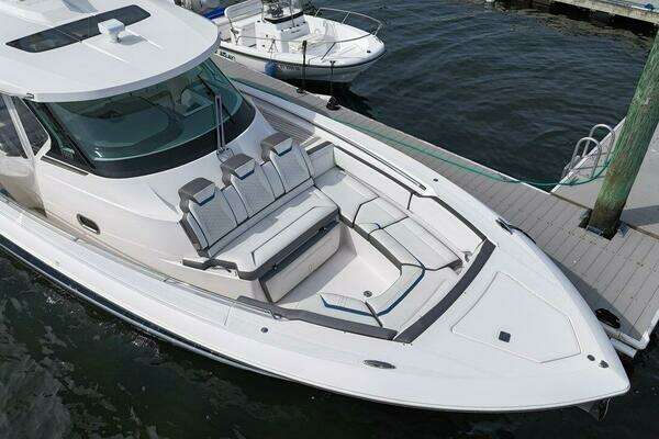 Tiara Sport 43 LS Yacht For Sale