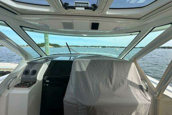 Tiara Sport 43 LS Yacht For Sale